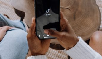 US ends TikTok downloads